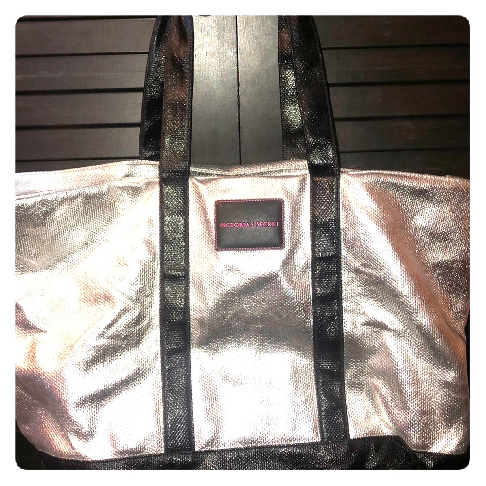 2 Victoria secret totes